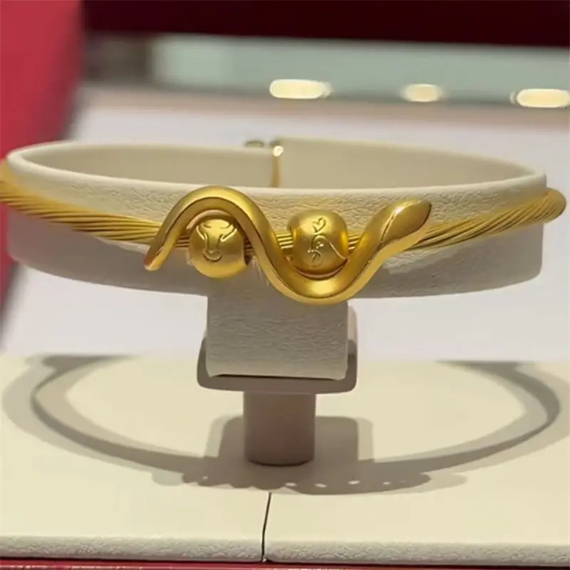 Snake Year Limited Bracelet Light Personalized Fashion Atmosphere Ins Advanced Perception Niche Perception Full Match 250220