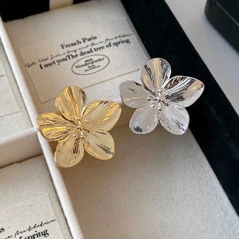 Uworld Waterproof 18K Gold Color Stainless Steel Flower Big Open Ring for Wen Trendy Fashion Party Summer Statement Jewelry X250220