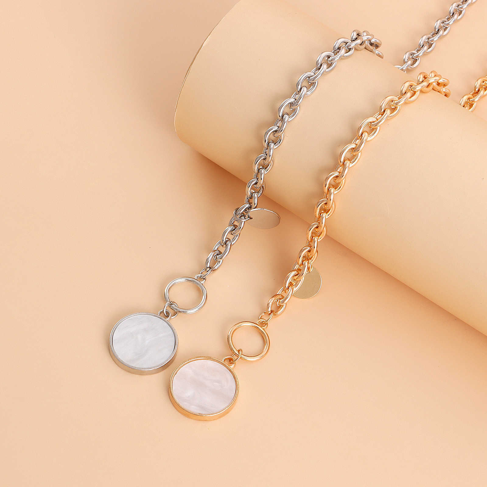 Pendant Necklaces Jewelry punk clavicle chain Christmas geometric Fritillaria Necklace womens fashion alloy sweater chain necklace H25219