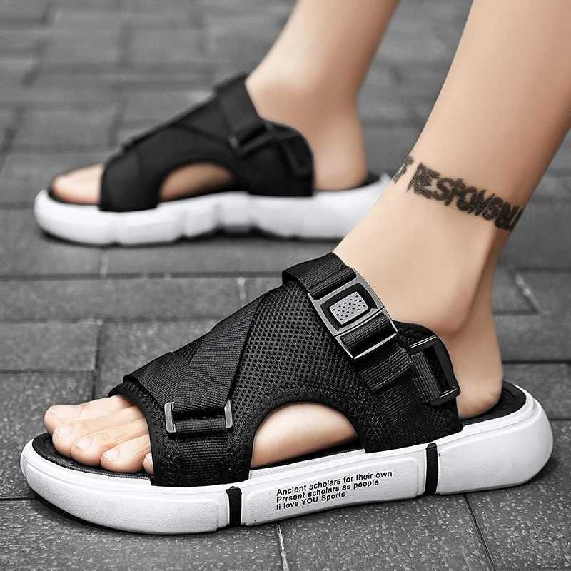 New Arrival Mens sandals summer new casual home slippers anti slip soft soled outdoor sandals fashionable beach shoes lightweight flip cover T250220