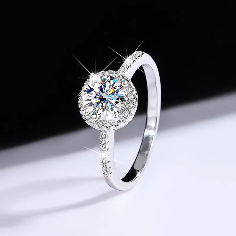 Mossany Star Hot Sale Jewelry Sterg Sier Brilliant Cut Moissanite Dia Ring for Women