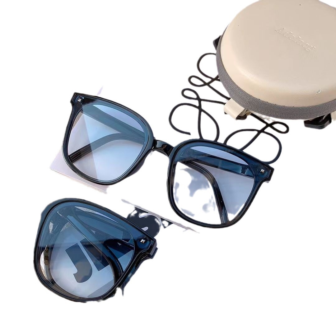 2025 new Instagram trending foldable sunglasses for women, the same style of glasses, popular on , UV resistant sunglasses