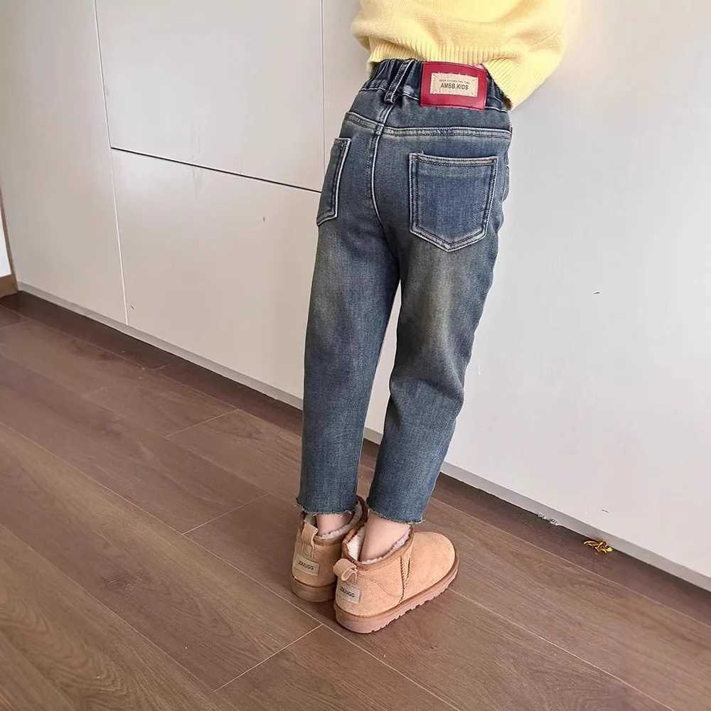 1-8Y Girls Winter Warm Jeans Thicken Velvet Button Decoration Kids Girls Skinny Trousers Vintage Soft Cotton Toddler Girls Pants Z250220