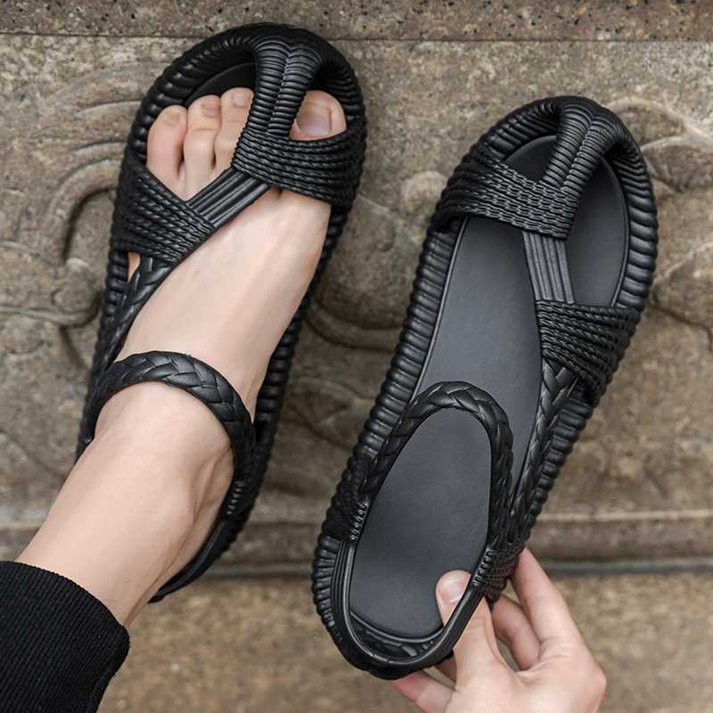 New Arrival Cheap summer mens sandals lightweight anti slip outdoor beach shoes womens fashionable casual green mens smooth sandals T250220
