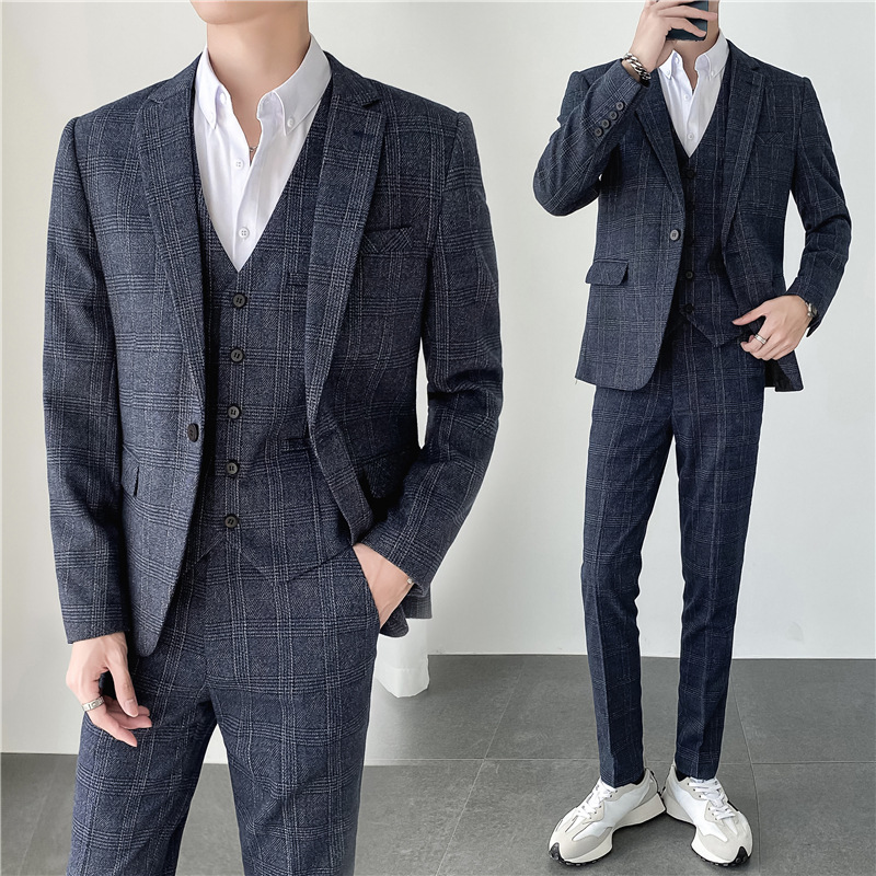 X220Elegant Men's Fall Seasonal Outfit - Classic Plaid Suit Trio Featuring a Modern Korean Touch