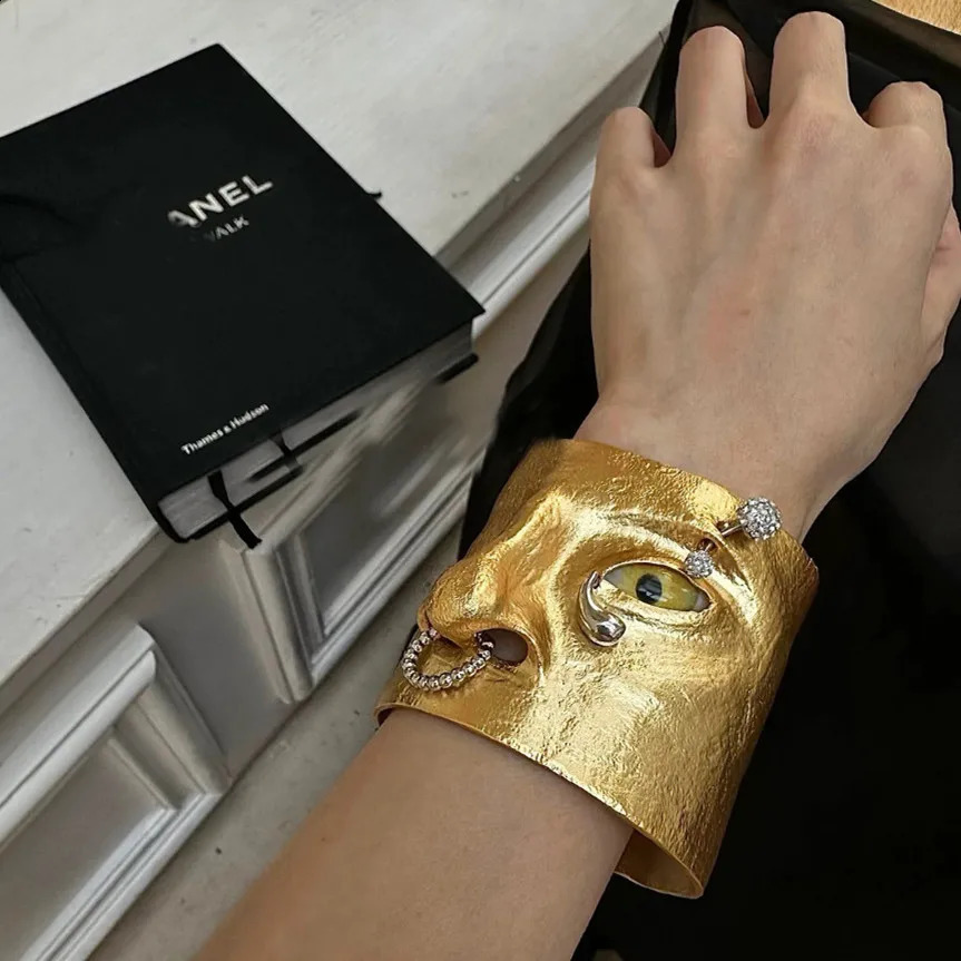 Vintage Exaggerated Metal Face Shaped Open Bracelet For Women Fashion Jewelry Show Wide Hand Cuff Bracelet Accessories 250220