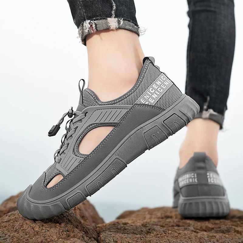 New Arrival 2025 Summer Man Sandals Mesh Perforated Breathable Outdoor Anti Slip Beach Thick Sold Lazy Fashion Casual Sandals for Men T250220
