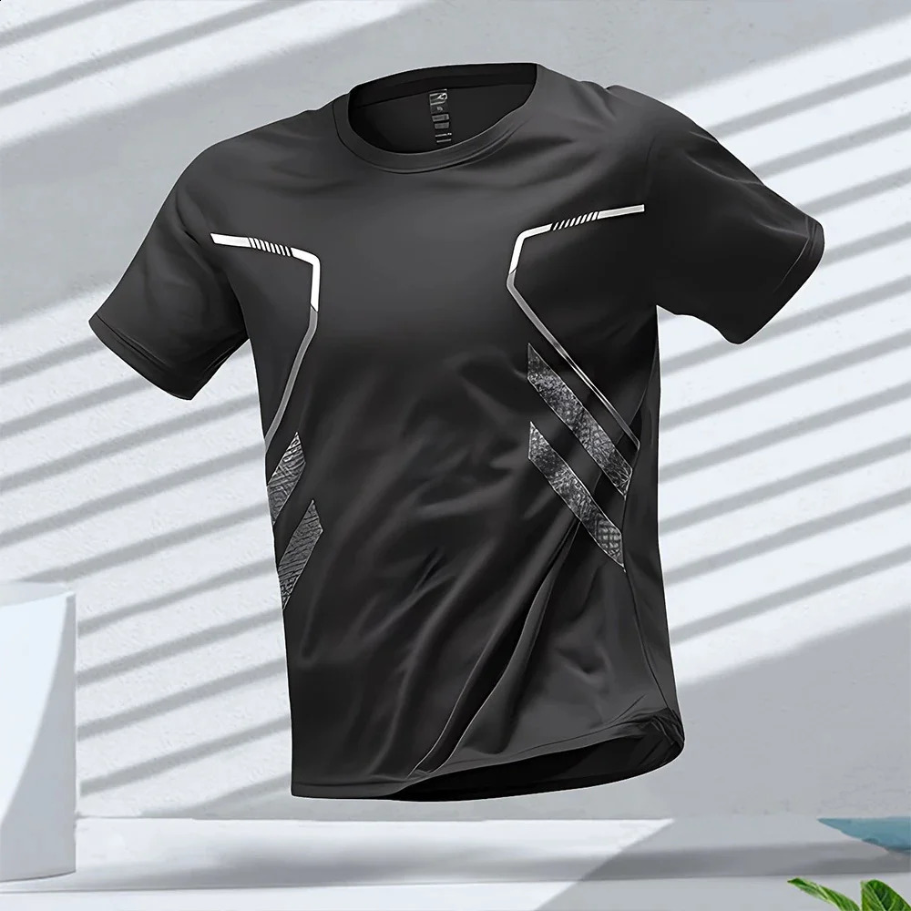 Mens Tshirts Sport Running Tshirt Men Quickdrying Breathable Short Sleeve Round Neck Active Tee Outdoor Workout Clothing 250213