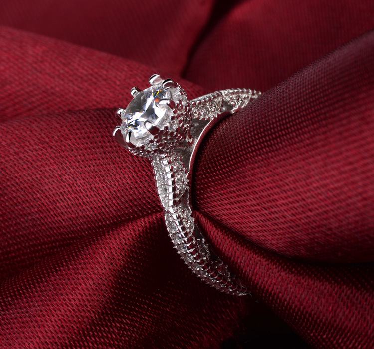 Choucong Brand Wedding Rings Luxury Jewelry 100% Real 925 Sterling Silver Round Cut White Moissanite Diamond Party Eternity Hollow Women Crown Ring Gi