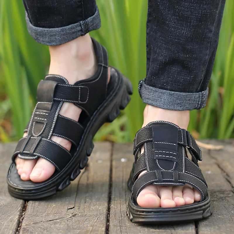 New Arrival Mens Beach Sandals Casual Leather Breathable Beach Sandals Mens Outdoor Soft and Comfortable Summer Shoes Fashion Slippers T250220