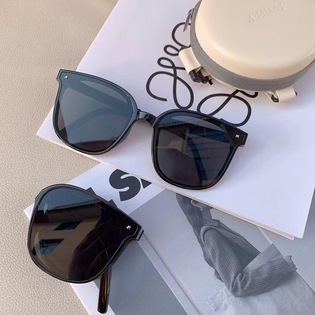 2025 new Instagram trending foldable sunglasses for women, the same style of glasses, popular on , UV resistant sunglasses