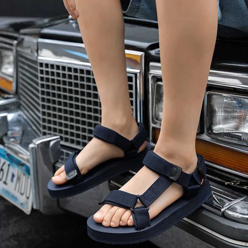 New Arrival New Summer Men Shoes Classic Men Soft Sandals Breathable Roman Style Male Canvals Beach Sandals Water Shoes Large Size 46 T250220