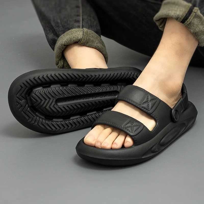 New Arrival New Arrival Mens Summer Shoes Men Slippers Non-slip Garden Shoes Casual Beach Sandals Chef Shoes Nurse Doctor Shoes Flip Flops T250220
