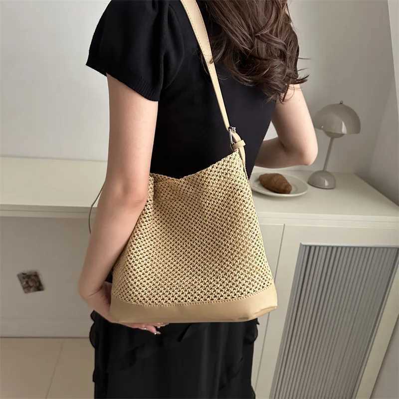 Fashion Straw Women Shoulder Bags Woven Female Handbags Large Capacity Summer Beach Straw Bags Casual Tote Purses England Style