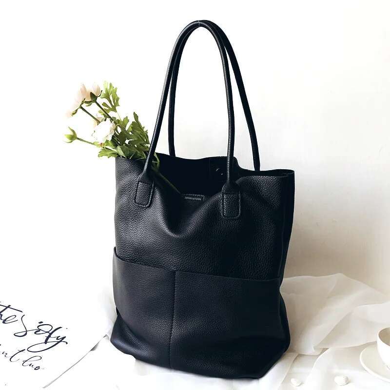 2023 Large Capacity Tote 100% Natural Leather Women Bucket Big Cowhide Lades Hand High Quality Shoulder Bag Beige