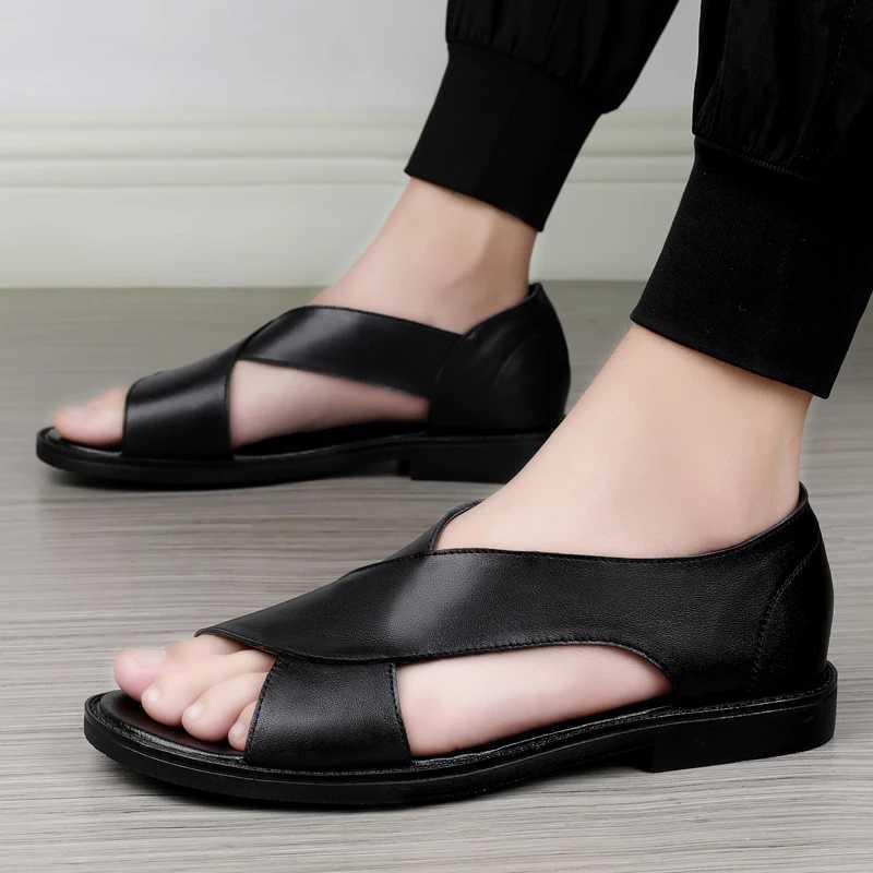 New Arrival New Genuine Leather Mens Sandals Flat Open Toe Rome Style Mens Sandals Summer Breathable Beach Gladiator Sandals for Men T250220
