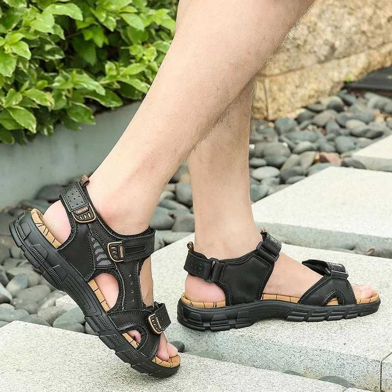 New Arrival New Genuine Leather Mens Sandals Summer Outdoor Non-slip Hiking Trekking Shoes for Men Beach Slippers Casual Sneakers T250220