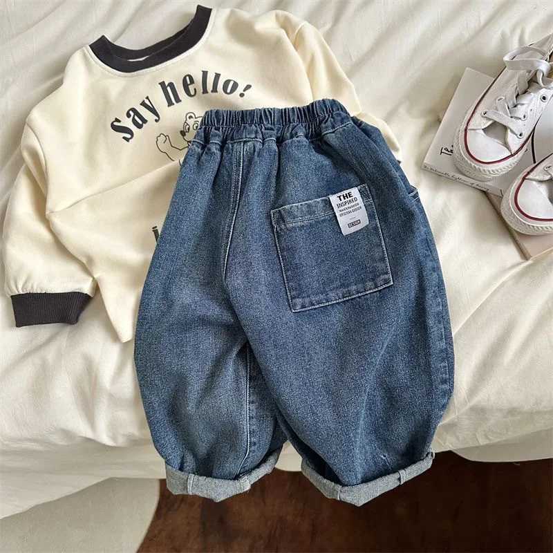 2025 Spring Children Boys Denim Pants Cotton Elastic Waist Infant Baby Boys Jeans Loose Sticker Pocket Little Boys Straight Pants Z250220
