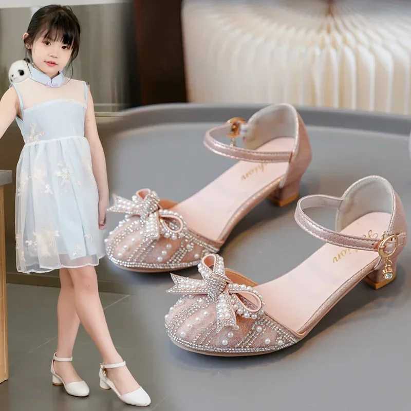 Girls Bow Sandals 2024 Summer New Fashion Princess Shoes for Party Wedding Kids Rhinestone High Heels Childrens Leather Shoes W250221