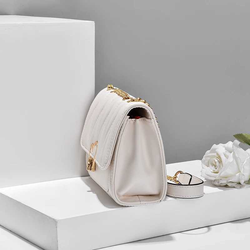 New Womens Fashion Peach Heart Full Match Messenger Bag Solid Color Womens Square Fashion Shoulder Chain Flip Bag Z250220