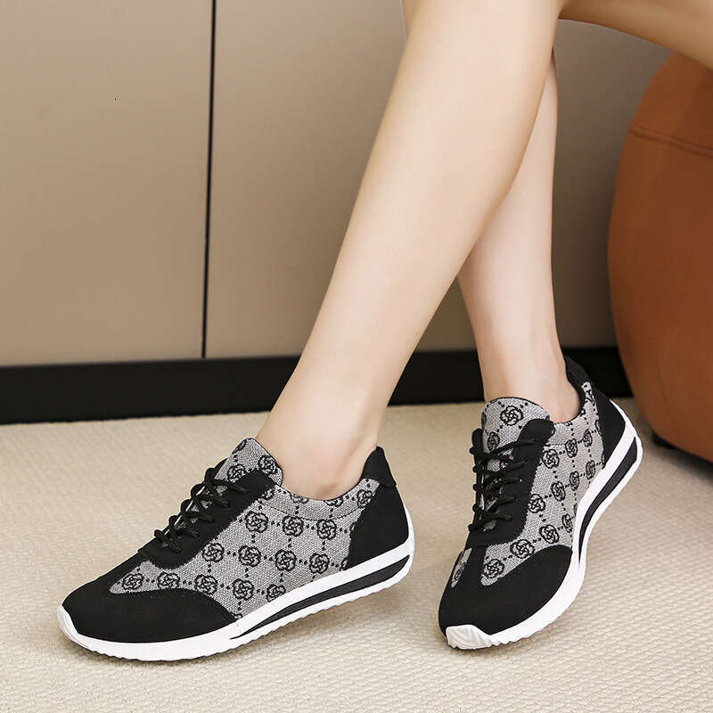Summer Classic Cross Strap Designer Anti Slip Flat Athletic Shoes for Daily Leisure Outdoor Play Women's Casual Sneakers