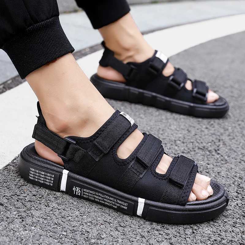 New Arrival Summer Mens Sandals Fashion Trends Adult Mens Sandals Brand Shoes Light Beach Sandals Boys Trendy Designer Sandals T250220