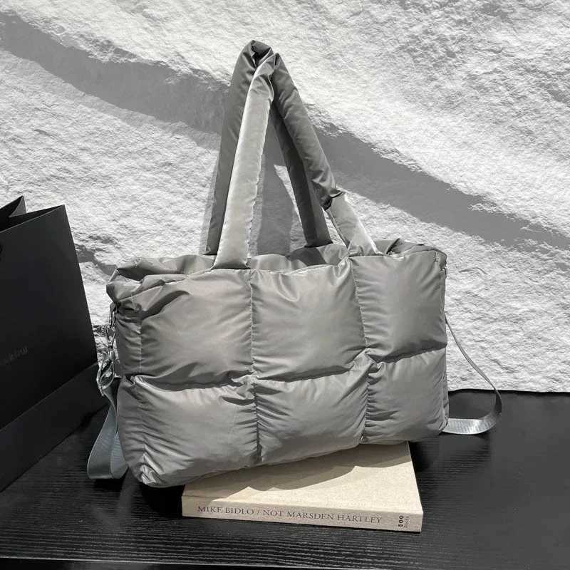 Nylon Solid Zipper Womens Handbag 2025 Spring New Style Daily Matching Womens Shoulder Bag High Capacity Womens Crossbody Bag Z250220