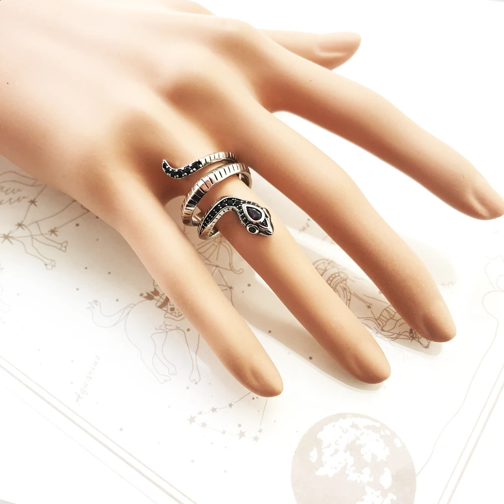 Tropical Mystic Snake RingEurope Style Fashion Good Myth Jungle Jewerly For Women Bohemia Gift 250221