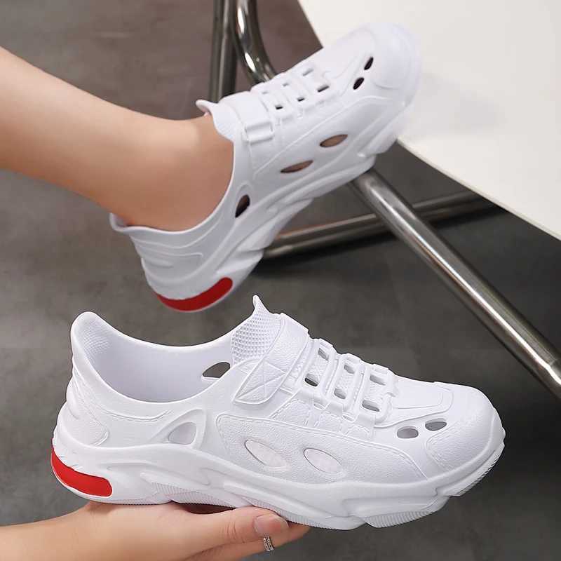 New Arrival Mens Summer Sandals EVA Hole Shoes Garden Shoes Fashionable and Lightweight Beach Shoes Anti slip and Odor Resistant Work Shoes T250220