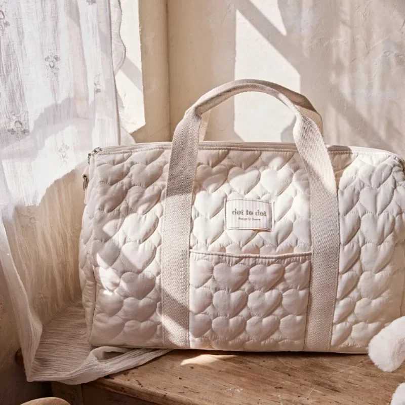 2025 New Korean Instagram Mommy Bag for Going Out Lightweight Diagonal Spanning Large Capacity Fashion Mommy BagHandheld Diaper X250220