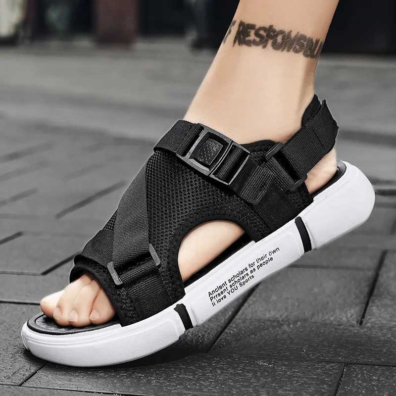 New Arrival Mens sandals summer new casual home slippers anti slip soft soled outdoor sandals fashionable beach shoes lightweight flip cover T250220