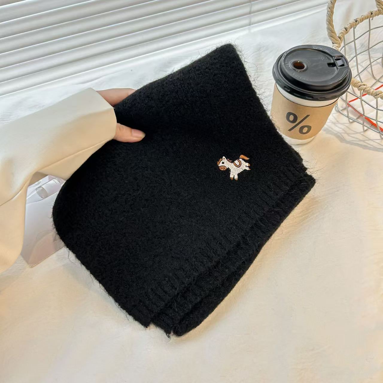 T144 Japanese cute embroidered knitted scarf for women autumn and winter warm cold protection fashionable all-match high-end scarf for students