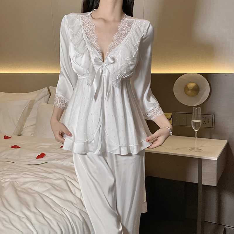 Womens lace satin home spwear set deep V sweet lace top pants two pieces of home clothes big size white blackXJ250220
