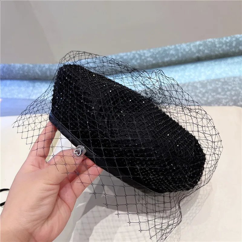 Grace star Retro Mesh yarn Shiny drill Fashion street Lady Beret Hat Women Autumn and Winter Style Leisure Painterhat 250220