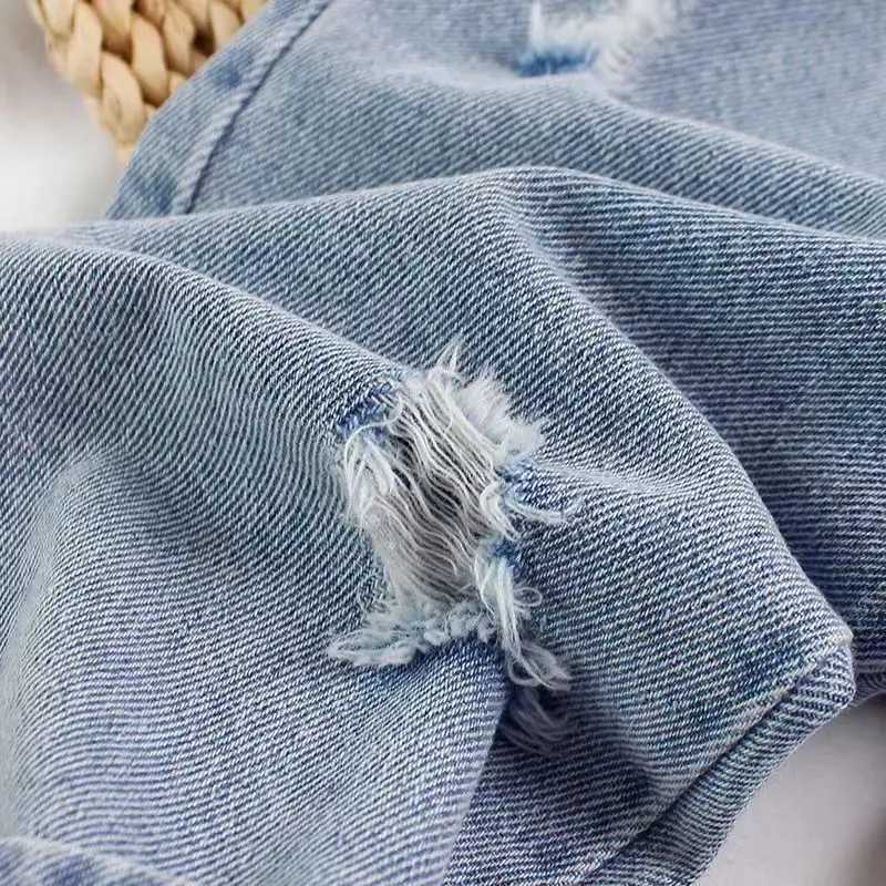 Childrens Clothing Baby Childrens Jeans 2024 Spring New 1-7 Year Old Boys and Girls Loose and Fashionable Perforated Jeans Z250220