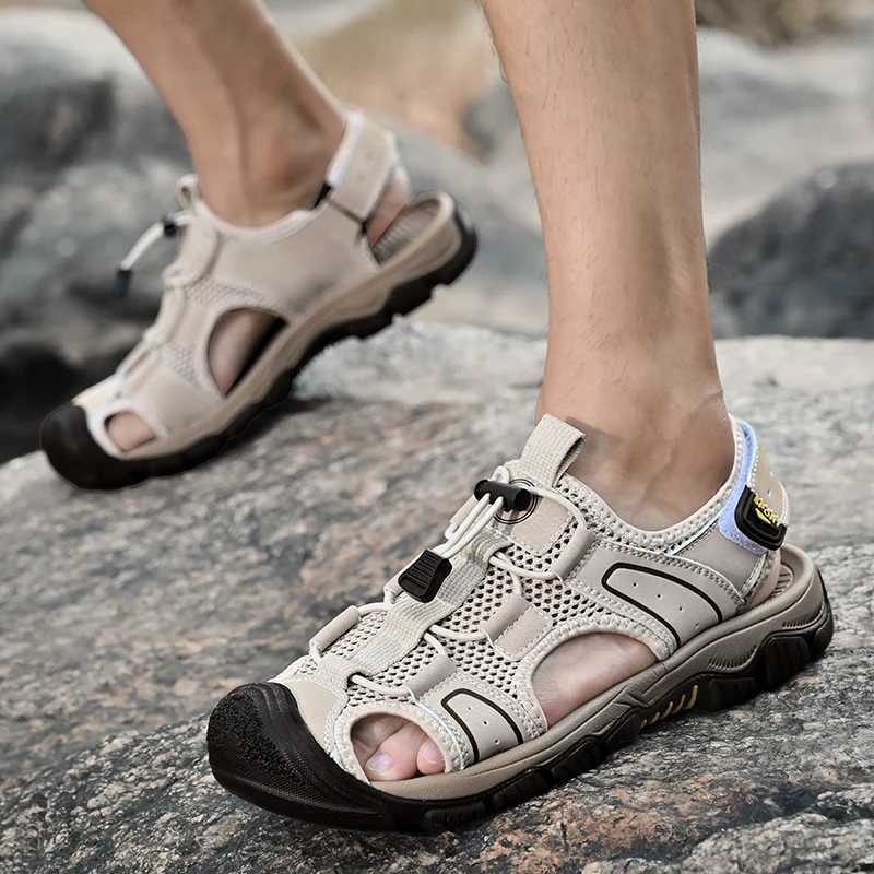 New Arrival Summer New Mens Sandals Mesh Breathable Beach Shoes Outdoor Non slip Soft soled Hiking Shoes Waterproof River Fishing Shoes T250220
