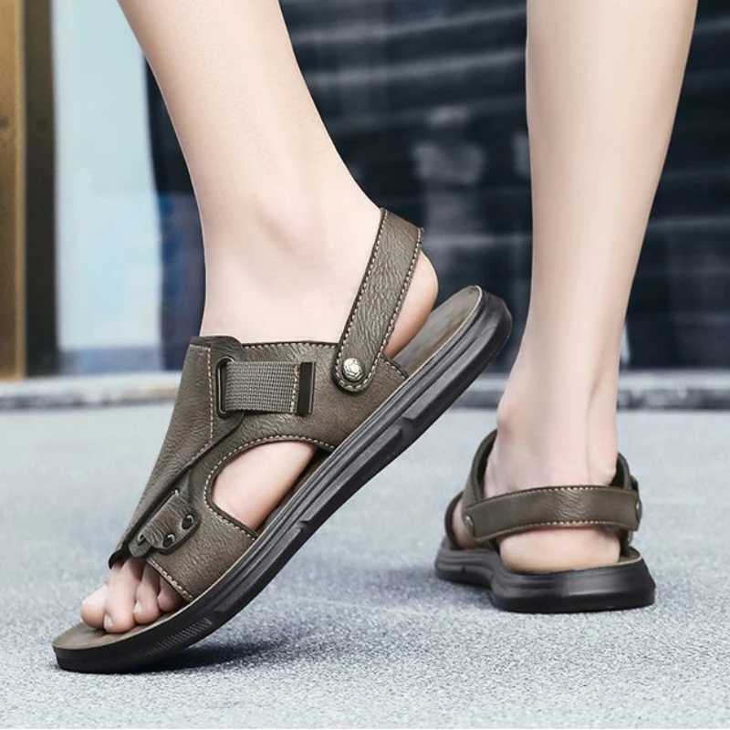New Arrival Mens Sandals Massage Slippers Outdoor Comfortable Men Beach Shoes Classic Summer Non-Slip Thick-soled Leather Sandals T250220