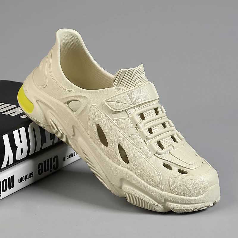 New Arrival Summer New Mens Lightweight and Comfortable Garden Shoes EVA Integrated Perforated Shoes Beach Shoes Sports and Casual Sandals T250220
