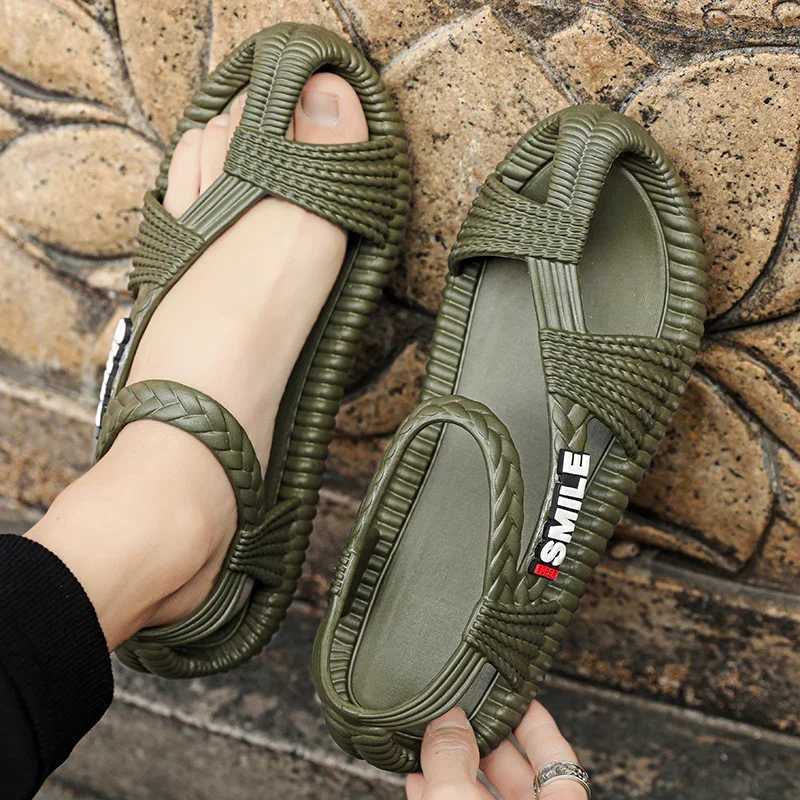 New Arrival large size high quality mens Eva straw sandals flat light outdoor beach shoes T250220