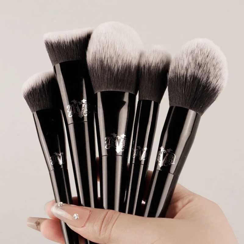 Kat Von D Makeup Brush Set Kit Foundation Blush Highlight Concealer Powder Sculpting Eyeshadow Brush KVD Brand Makeup Brush W250221