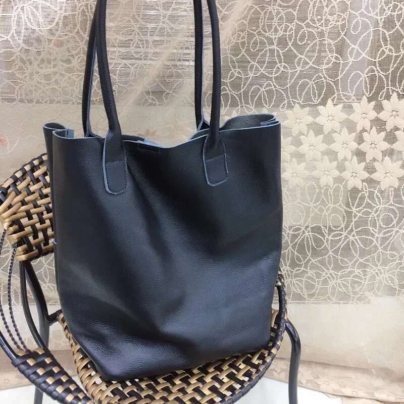 2023 Large Capacity Tote 100% Natural Leather Women Bucket Big Cowhide Lades Hand High Quality Shoulder Bag Beige