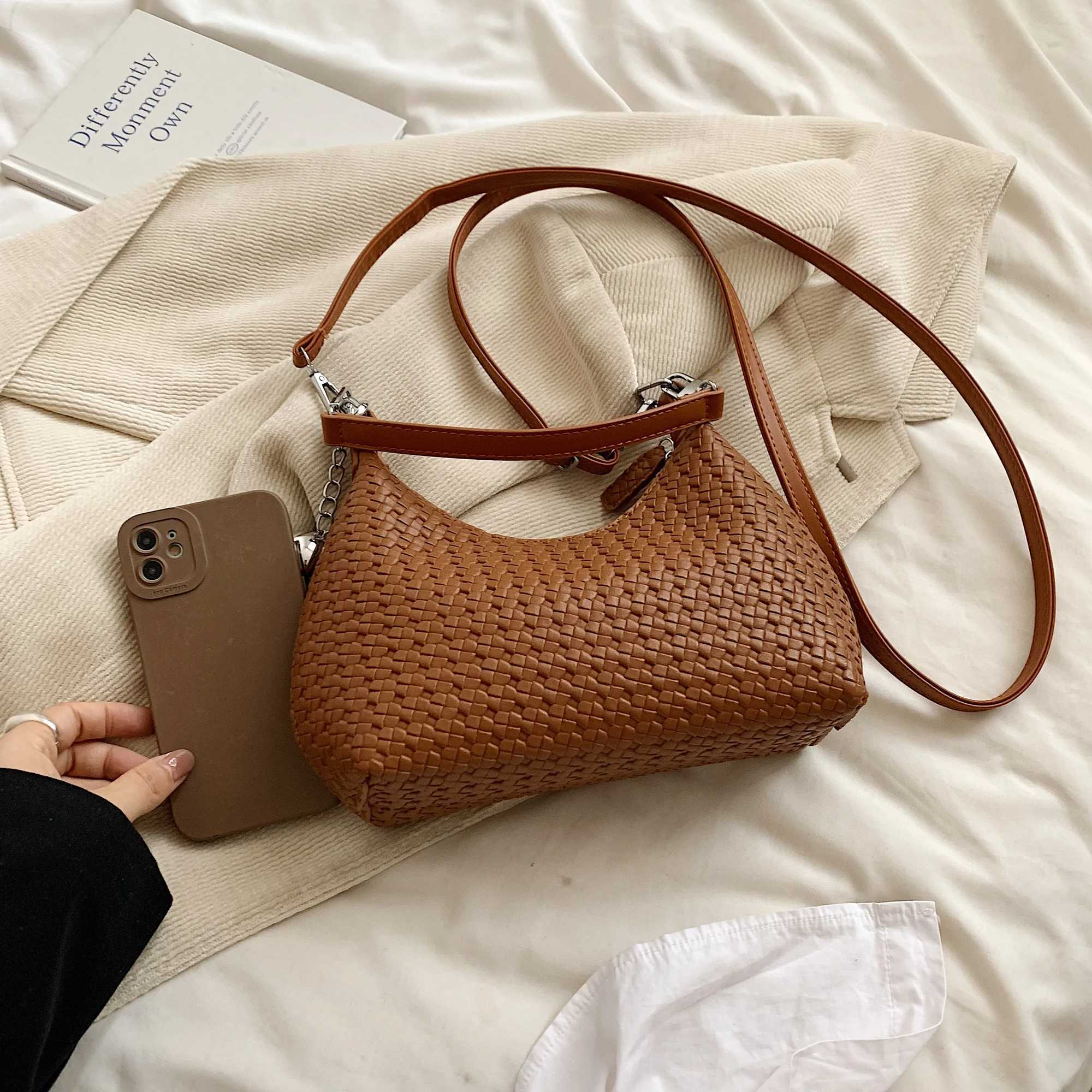 Womens lightweight soft leather woven arm bag new Versatile handheld garbage bag for autumn 2024 high-end horizontal bag Y250319