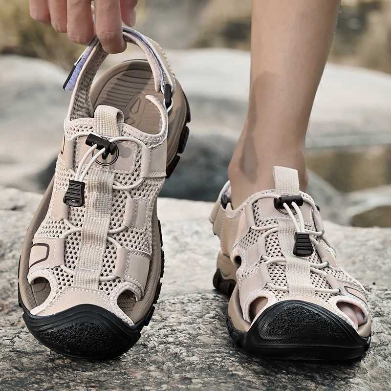 New Arrival Summer New Mens Sandals Mesh Breathable Beach Shoes Outdoor Non slip Soft soled Hiking Shoes Waterproof River Fishing Shoes T250220