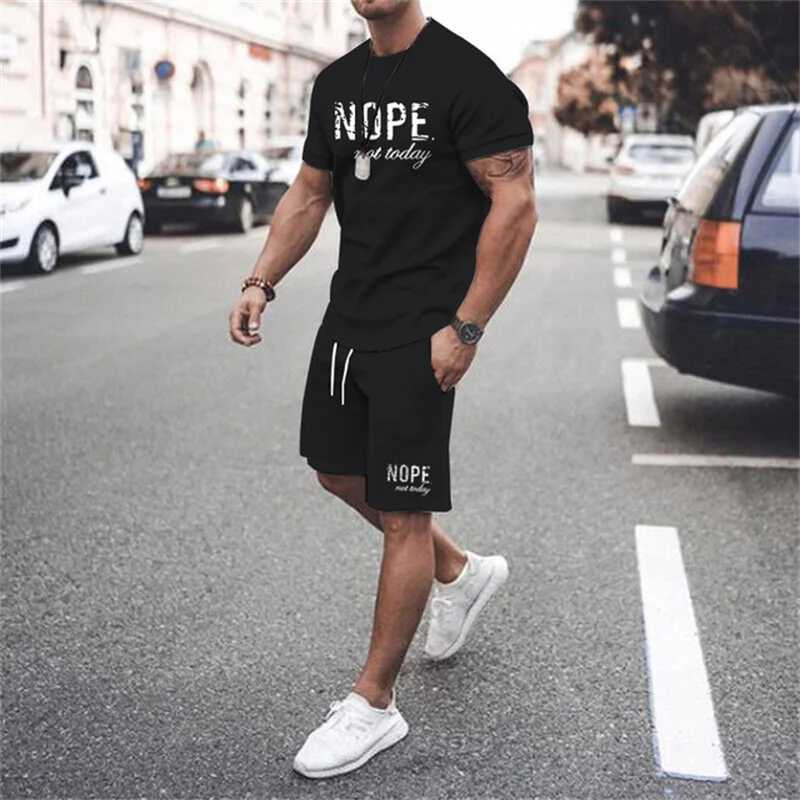 2024 New Summer Simple Mens T-shirt and Shorts 2-piece Set Fashion Street Leisure Comfortable and Breathable Short Sleeve Set W250221