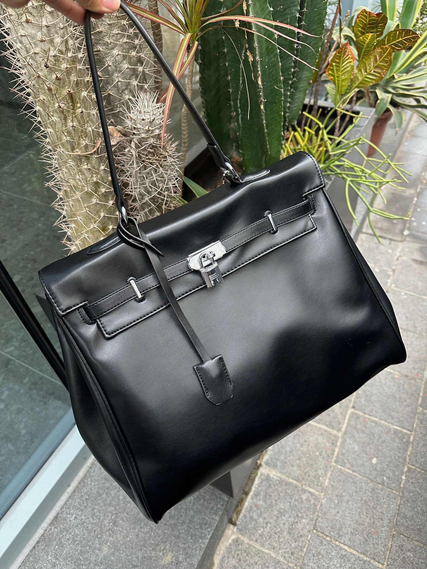 50Cm Soft Leather Big Kelly Internet Celebrity Dark Explosion Street Style New Fashionable And Versatile Handheld Single Shoulder Crossbody Bag