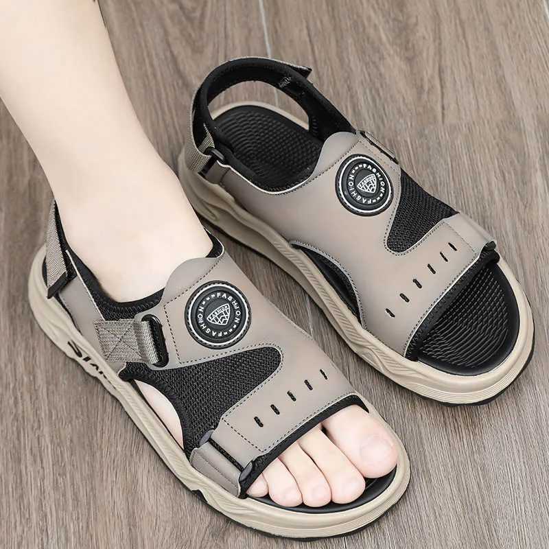 New Arrival Mens casual sandals summer outdoor soft soled breathable beach shoes fashionable student sports shoes anti slip walking sandals T250220
