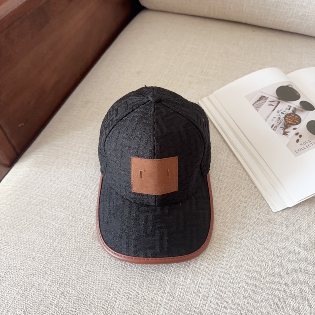 Designer Cap For Men Letter Color Letter Adjustable Soft-Top Flat Hat Fitted Hats For Women And Men Hats Routdoor Casua Hat Classic Luxury R250613