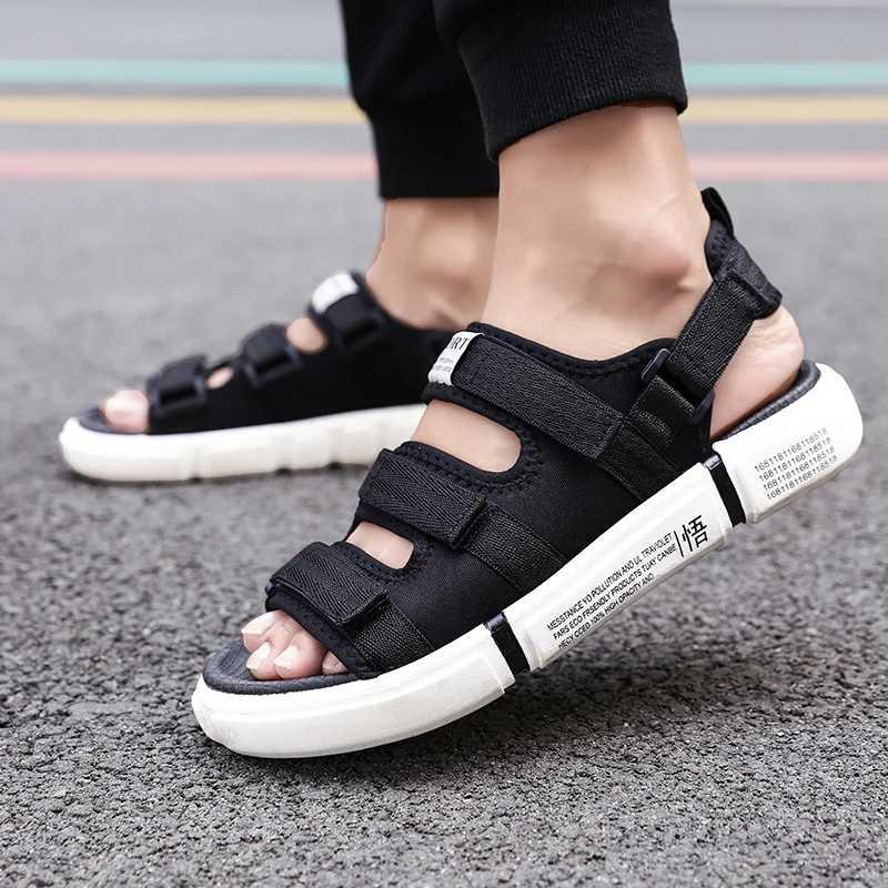 New Arrival Summer Mens Sandals Fashion Trends Adult Mens Sandals Brand Shoes Light Beach Sandals Boys Trendy Designer Sandals T250220