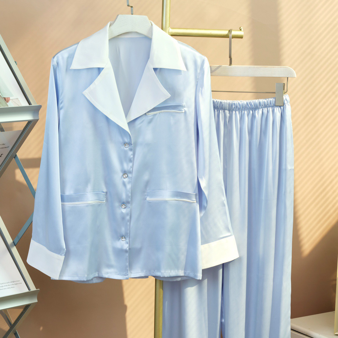 X137-Icelandic silk satin pearl orchid retro elegant ladies home wear celebrity style pajamas set