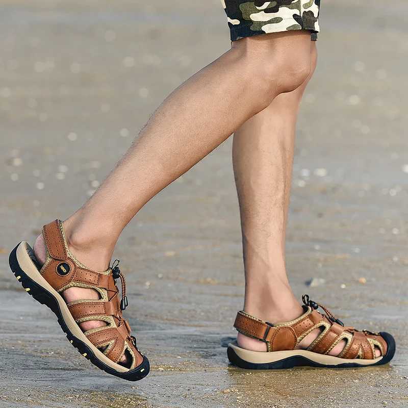 New Arrival Summer Sandals Mens Baotou Beach Shoes Soft Sold Leather Anti Slip Outdoor Hollow Breathable Daily Casual Mens Shoes Slippers T250220